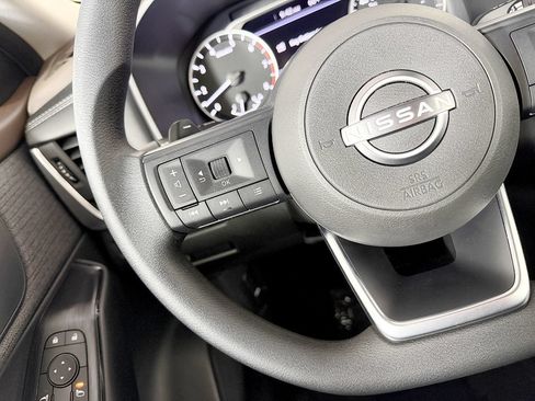 Used 2023 Nissan Rogue S AWD/4WD image 55