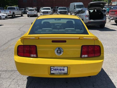 Used 2005 Ford Mustang Coupe RWD image 11