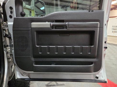 Used 2015 Ford F250 Lariat w/ Lariat Ultimate Package image 41