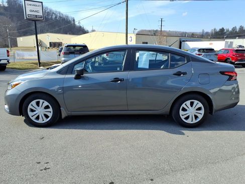Used 2025 Nissan Versa S w/ Trunk Package image 2