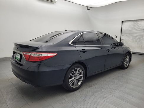 Used 2016 Toyota Camry SE w/ Moonroof Package FWD image 9