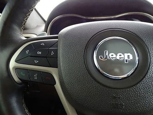 Used 2017 Jeep Grand Cherokee Summit w/ Platinum Series Group image 28