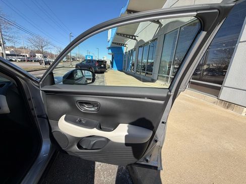 New 2026 Honda HR-V LX image 35