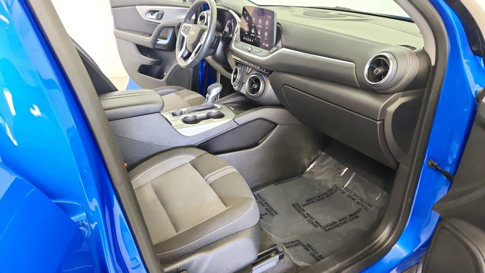 Used 2024 Chevrolet Blazer LT w/ Convenience Package FWD image 28