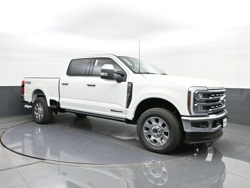 New 2026 Ford F250 Lariat w/ Chrome Package image 5