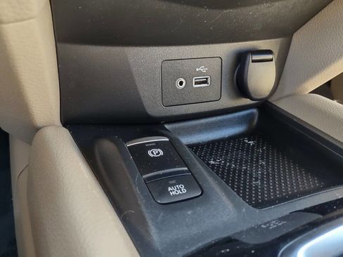 Used 2019 Nissan Rogue SV w/ Premium Package image 27