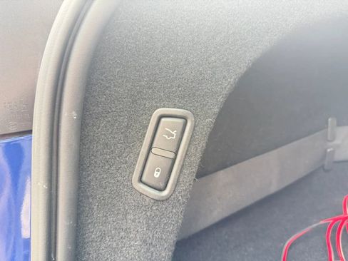 Used 2017 Maserati Levante w/ Luxury Package image 32