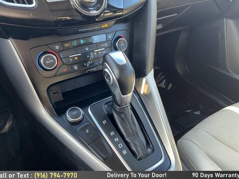 Used 2017 Ford Focus Titanium image 19