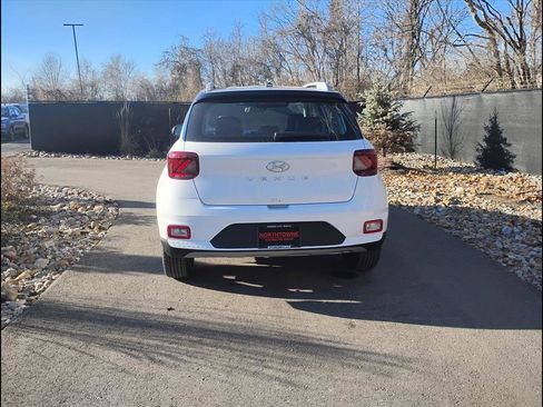 New 2026 Hyundai Venue SEL image 8