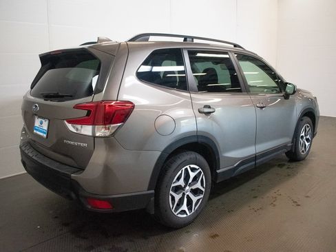 Used 2020 Subaru Forester Premium AWD/4WD image 4