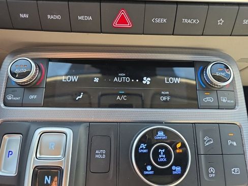 Used 2024 Hyundai Palisade Calligraphy image 33