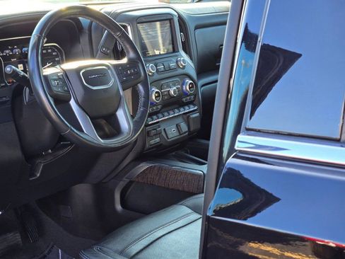 Used 2019 GMC Sierra 1500 Denali w/ Denali Ultimate Package AWD/4WD image 26