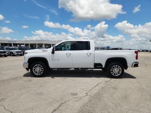 Used 2024 Chevrolet Silverado 2500 LTZ w/ LTZ Plus Package AWD/4WD image 4