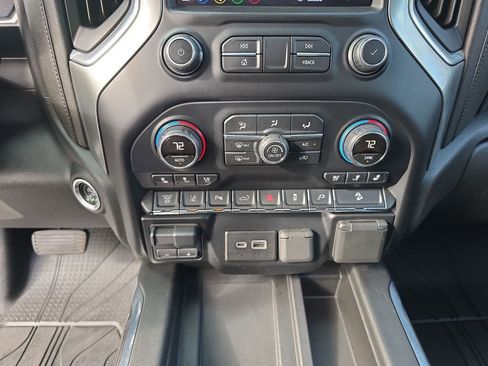 Certified 2020 Chevrolet Silverado 3500 LTZ w/ LTZ Plus Package image 17