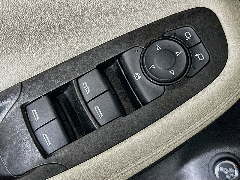 Used 2023 Buick Encore GX Essence w/ Experience Buick Package FWD image 19