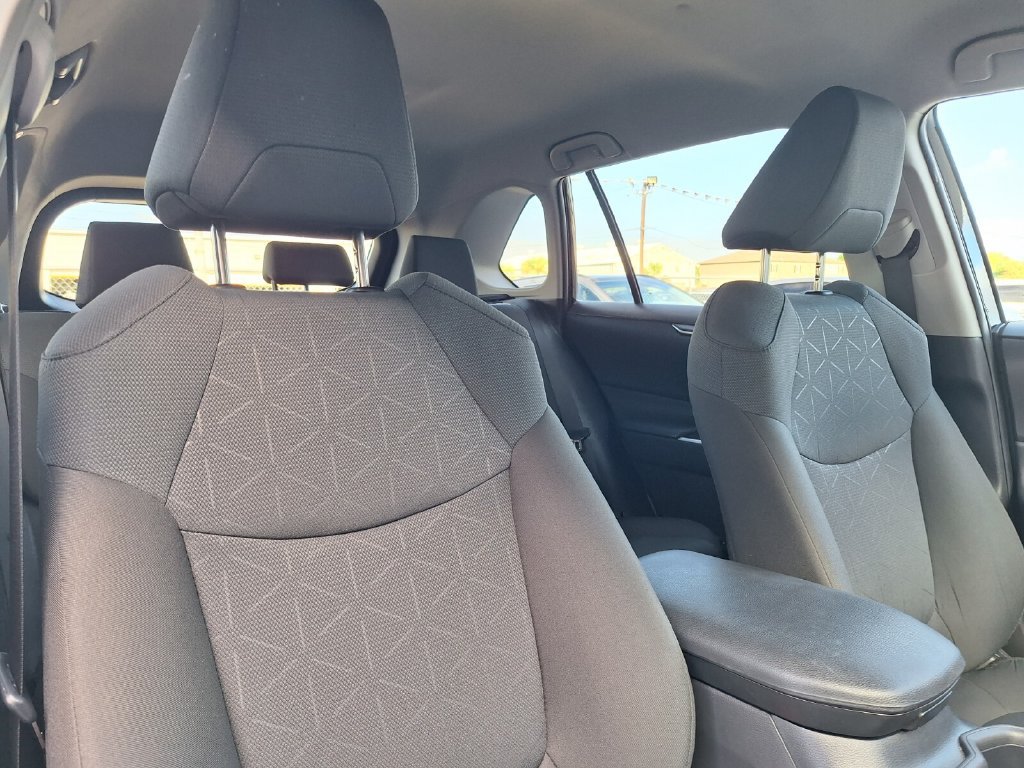 Used 2025 Toyota RAV4 XLE FWD image 26