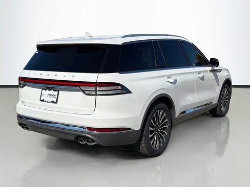 Used 2022 Lincoln Aviator Reserve w/ Elements Package Plus image 3