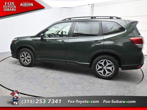 Used 2024 Subaru Forester Premium w/ Pop Package 2 image 16