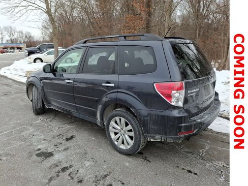 Used 2012 Subaru Forester 2.5X Premium w/ All-Weather Pkg image 6