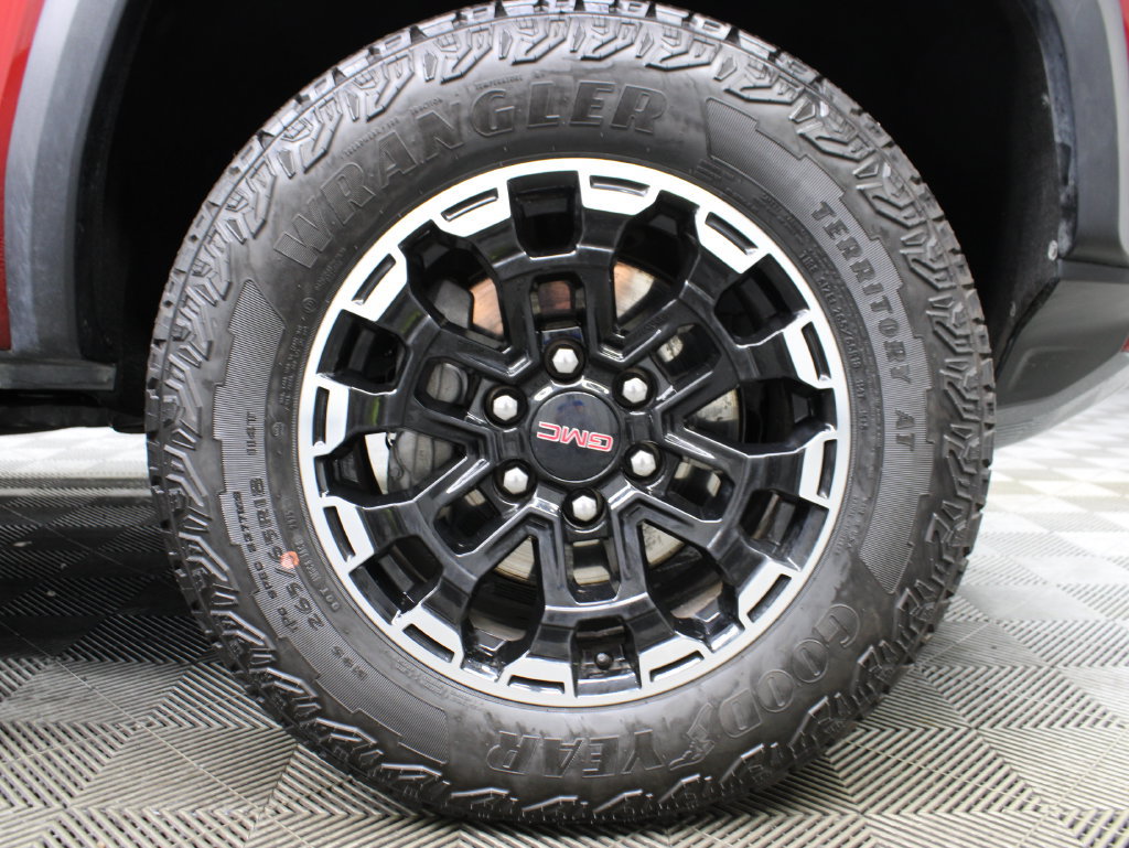 Used 2026 GMC Canyon AT4 w/ AT4 Premium Package AWD/4WD image 13