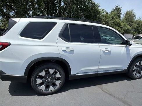 New 2026 Honda Pilot Elite image 3