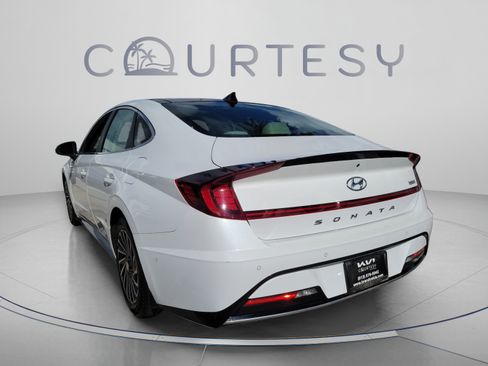 Used 2023 Hyundai Sonata Limited FWD image 2
