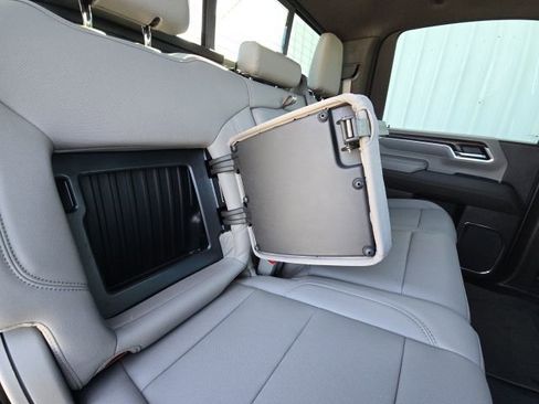 Used 2024 GMC Sierra 2500 SLT w/ SLT Premium Package image 18