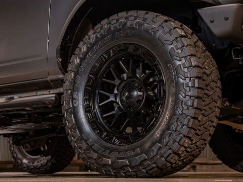 Used 2022 Ford Bronco Wildtrak image 15