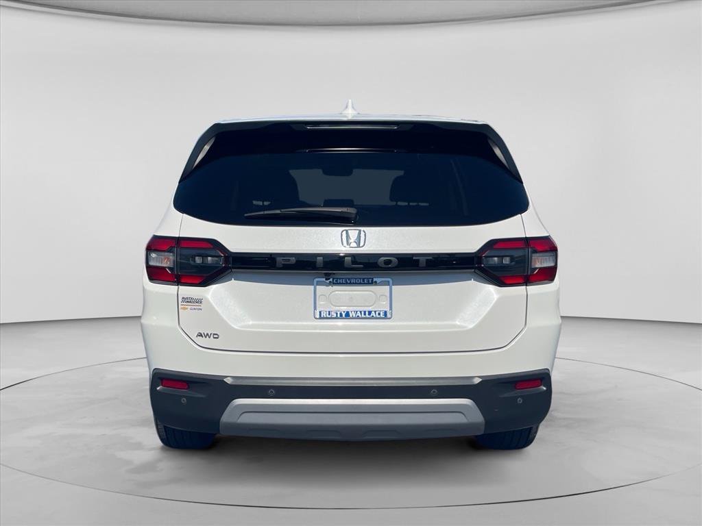 Used 2025 Honda Pilot EX-L image 6