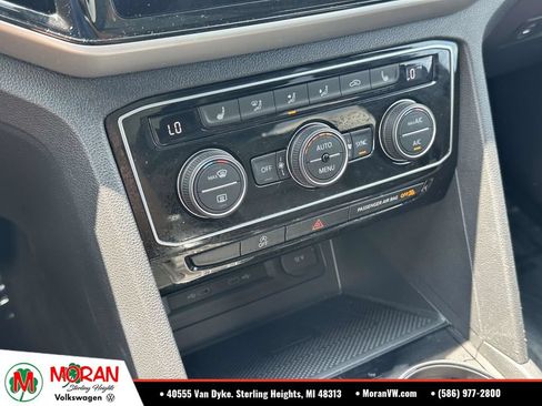 Certified 2023 Volkswagen Atlas Cross Sport SEL R-Line AWD/4WD image 29
