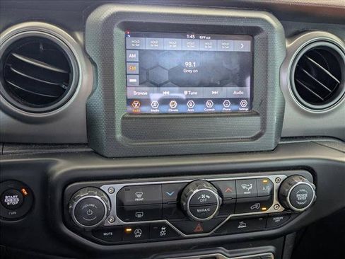 Used 2022 Jeep Gladiator Sport AWD/4WD image 11