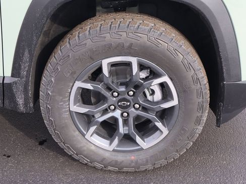 New 2026 Chevrolet Equinox ACTIV w/ Convenience Package III image 11