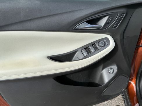 Used 2020 Buick Encore GX Essence w/ Experience Buick Package image 15