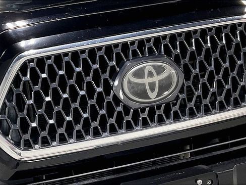 Used 2019 Toyota Tacoma TRD Off-Road image 37