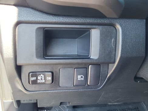 Used 2019 Toyota Tacoma SR5 RWD image 10
