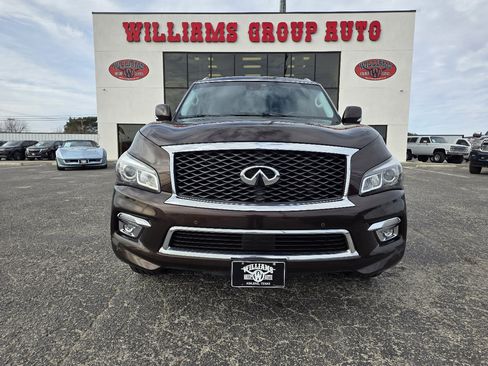 Used 2017 INFINITI QX80 4WD w/ Driver Assistance Package image 2