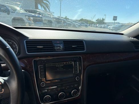 Used 2013 Volkswagen Passat TDI SEL Premium FWD image 15