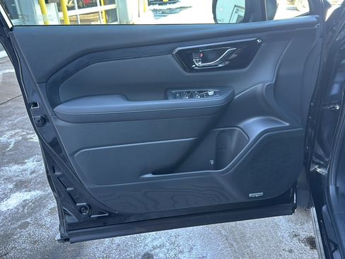 Used 2025 Subaru Forester Limited w/ Popular Package image 15