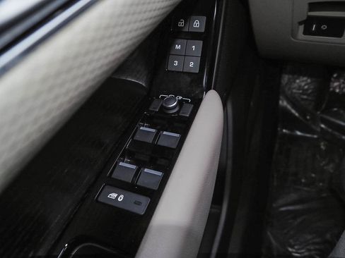 Used 2021 Land Rover Range Rover Velar S image 27