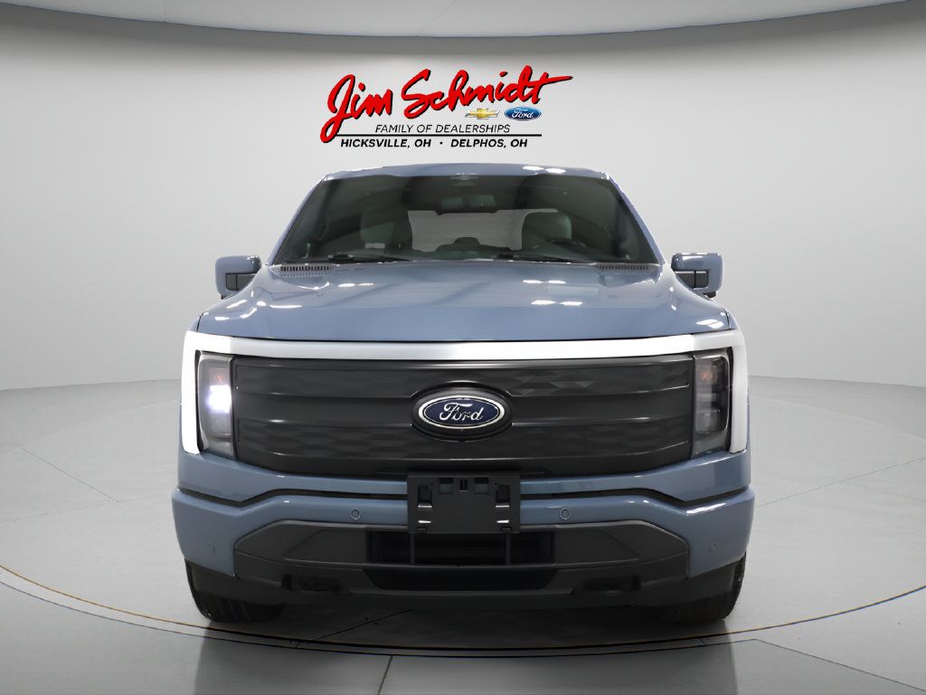 Used 2023 Ford F150 Lightning Platinum AWD/4WD image 3