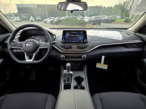 New 2025 Nissan Altima 2.5 SV image 8