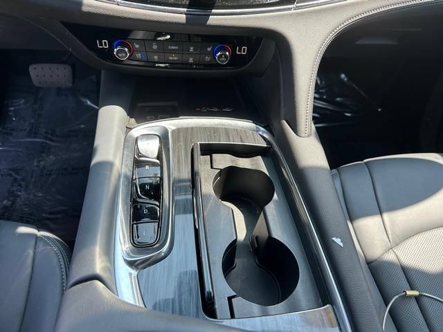 Used 2024 Buick Enclave Premium AWD/4WD image 20