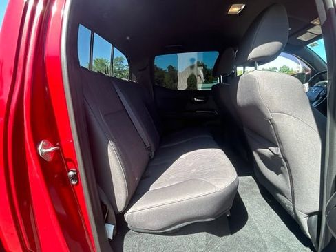 Used 2019 Toyota Tacoma TRD Sport AWD/4WD image 35