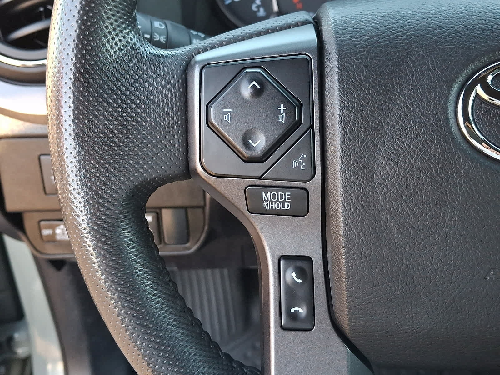 Used 2022 Toyota Tacoma TRD Sport AWD/4WD image 24