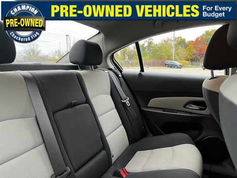 Used 2014 Chevrolet Cruze LS image 37