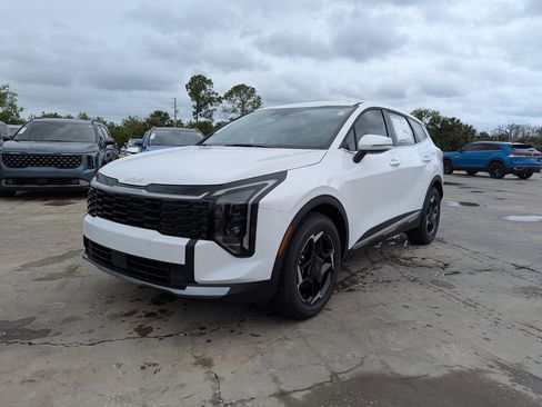 New 2026 Kia Sportage EX FWD image 4