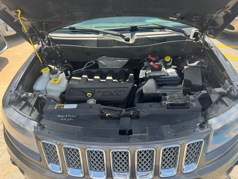 Used 2016 Jeep Compass Latitude AWD/4WD image 22