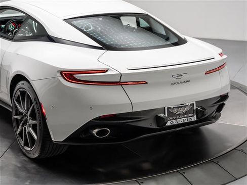 Used 2019 Aston Martin DB11 Base image 30