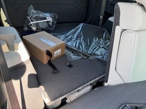 Used 2025 Hyundai Santa Fe SEL w/ Tow & Go Package AWD/4WD image 5