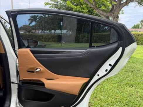 Used 2023 Lexus ES 350 w/ Accessory Package (Z2) FWD image 14
